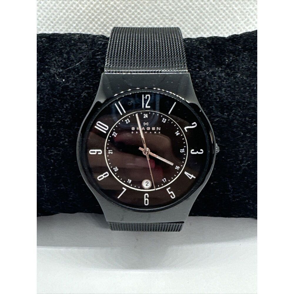 Skagen 233XLTMB Men's Black Titanium Mesh Analog Dial Quartz Wrist Watch AEA152
